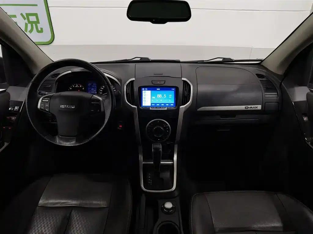 D-MAX 2018 3.0T 4WD Automatic Super Luxury Model 4JJ1-TC HI — миниатюра 5