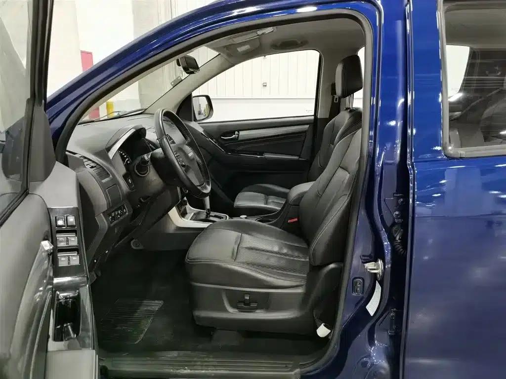D-MAX 2018 3.0T 4WD Automatic Super Luxury Model 4JJ1-TC HI — миниатюра 10