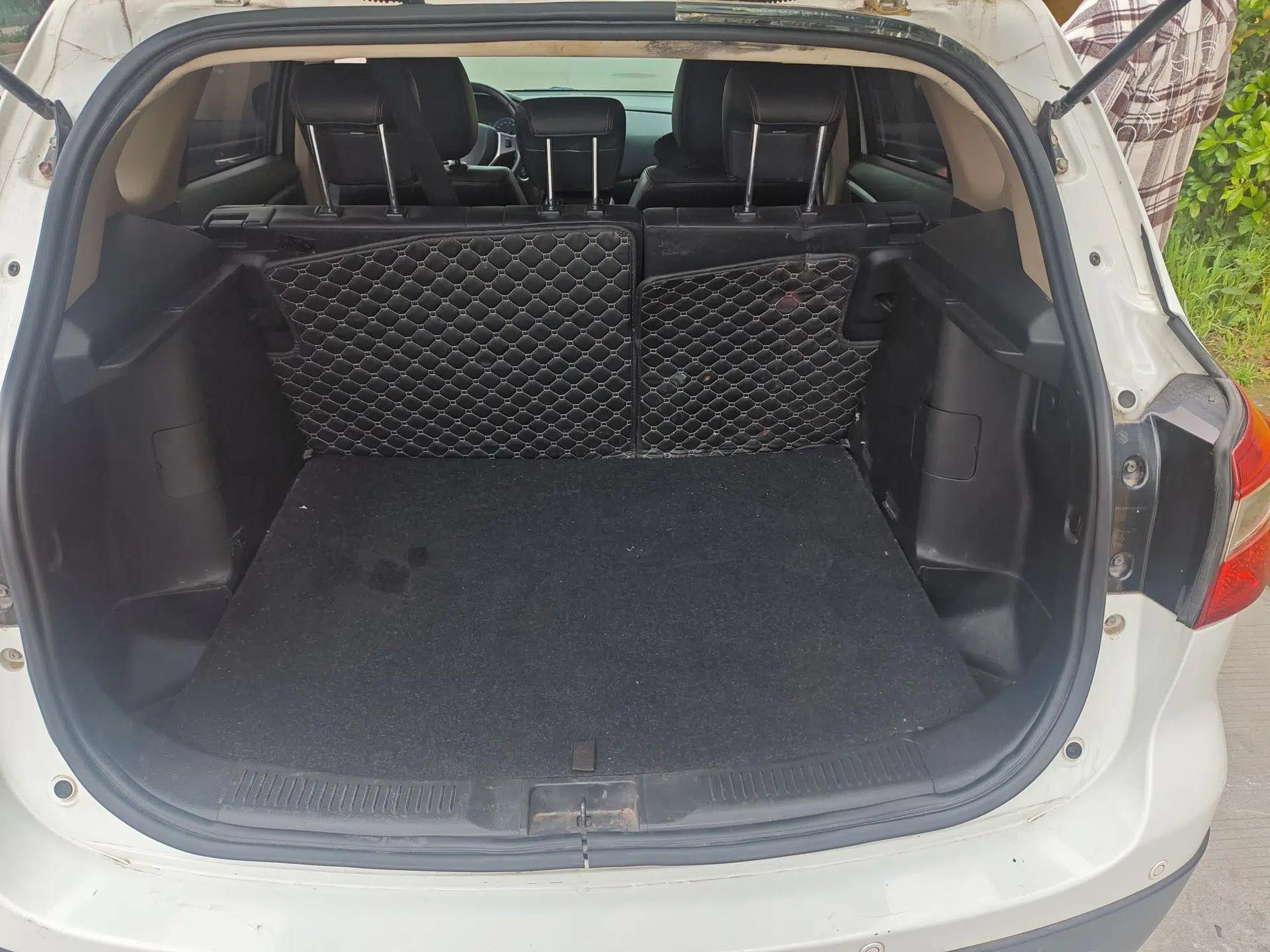 Suzuki S-Cross 2014 1.6L Manual Two-Wheel Drive Elite Model — миниатюра 14