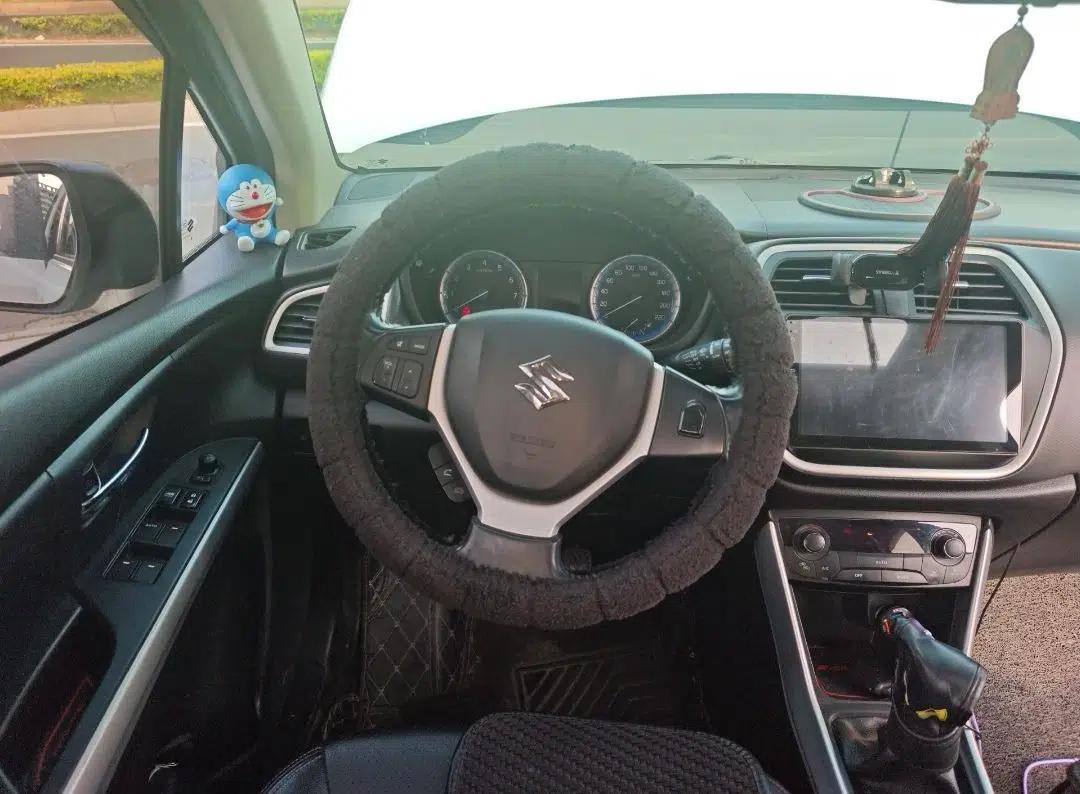 Suzuki S-Cross 2014 1.6L Manual Two-Wheel Drive Elite Model — миниатюра 16