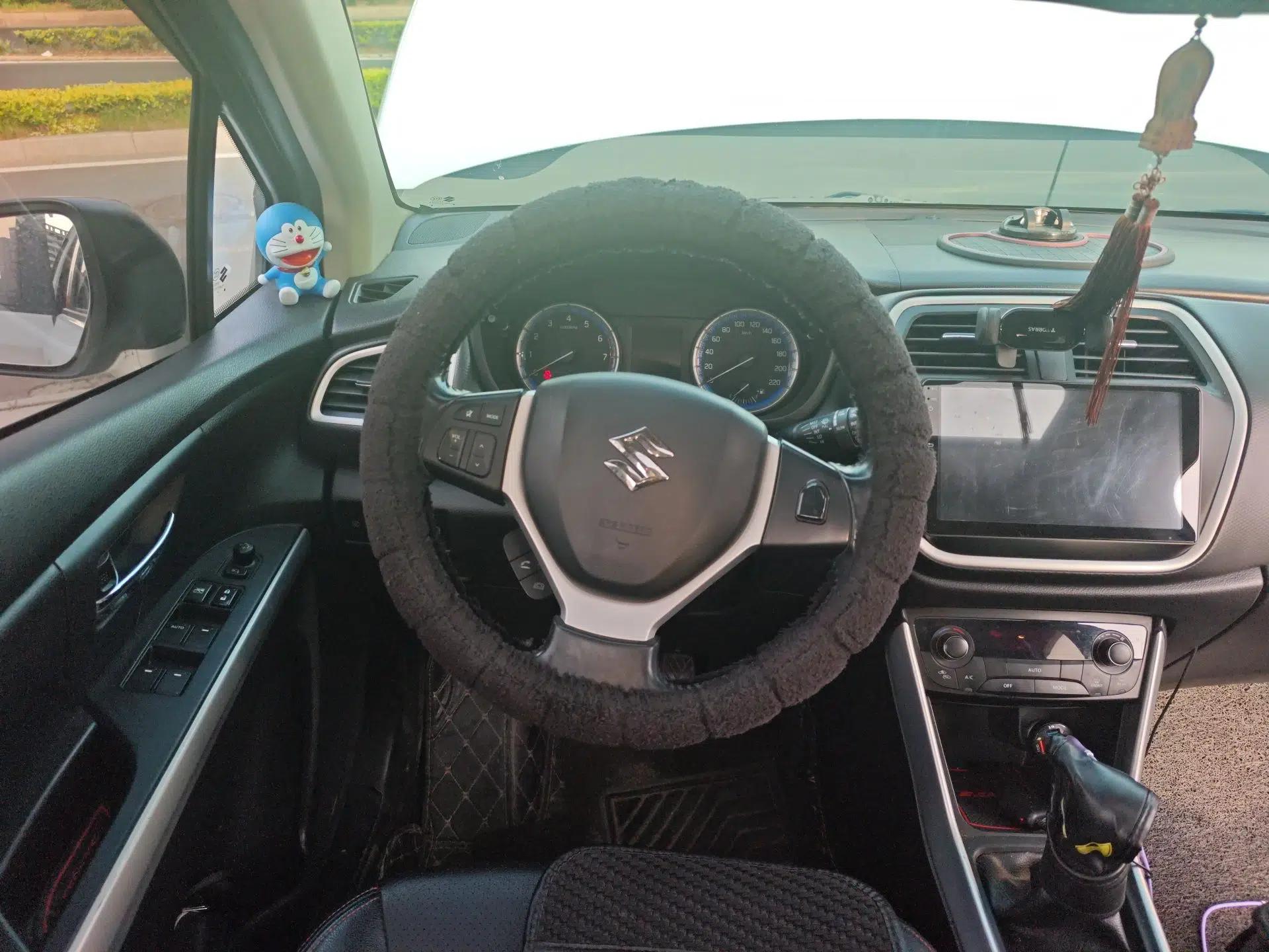 Suzuki S-Cross 2014 1.6L Manual Two-Wheel Drive Elite Model — миниатюра 7
