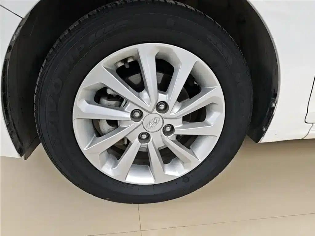 2016 Hyundai Verna 1.4L Automatic GLS (Cool Edition) — миниатюра 23
