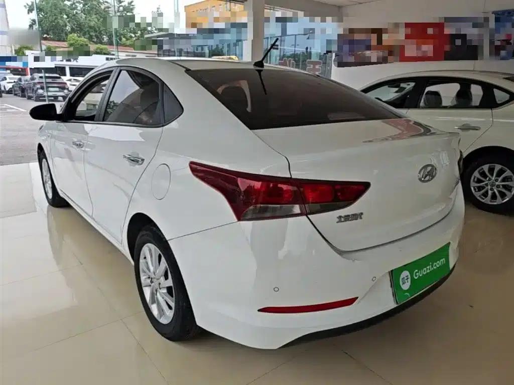 2016 Hyundai Verna 1.4L Automatic GLS (Cool Edition) — миниатюра 5