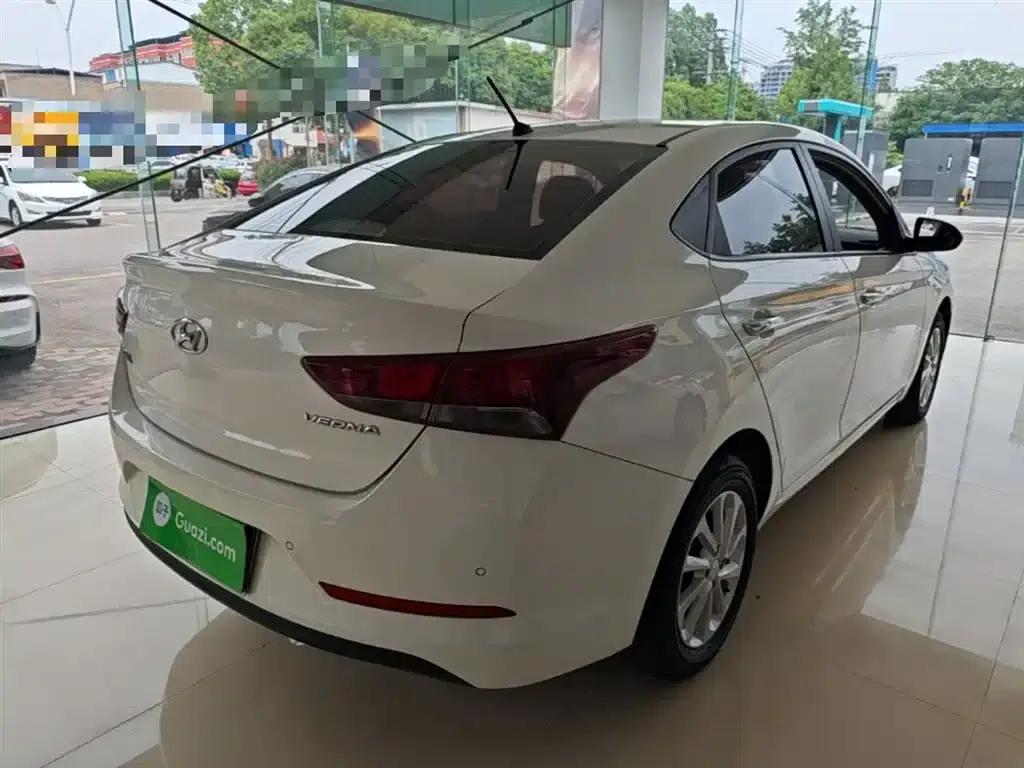 2016 Hyundai Verna 1.4L Automatic GLS (Cool Edition) — миниатюра 7