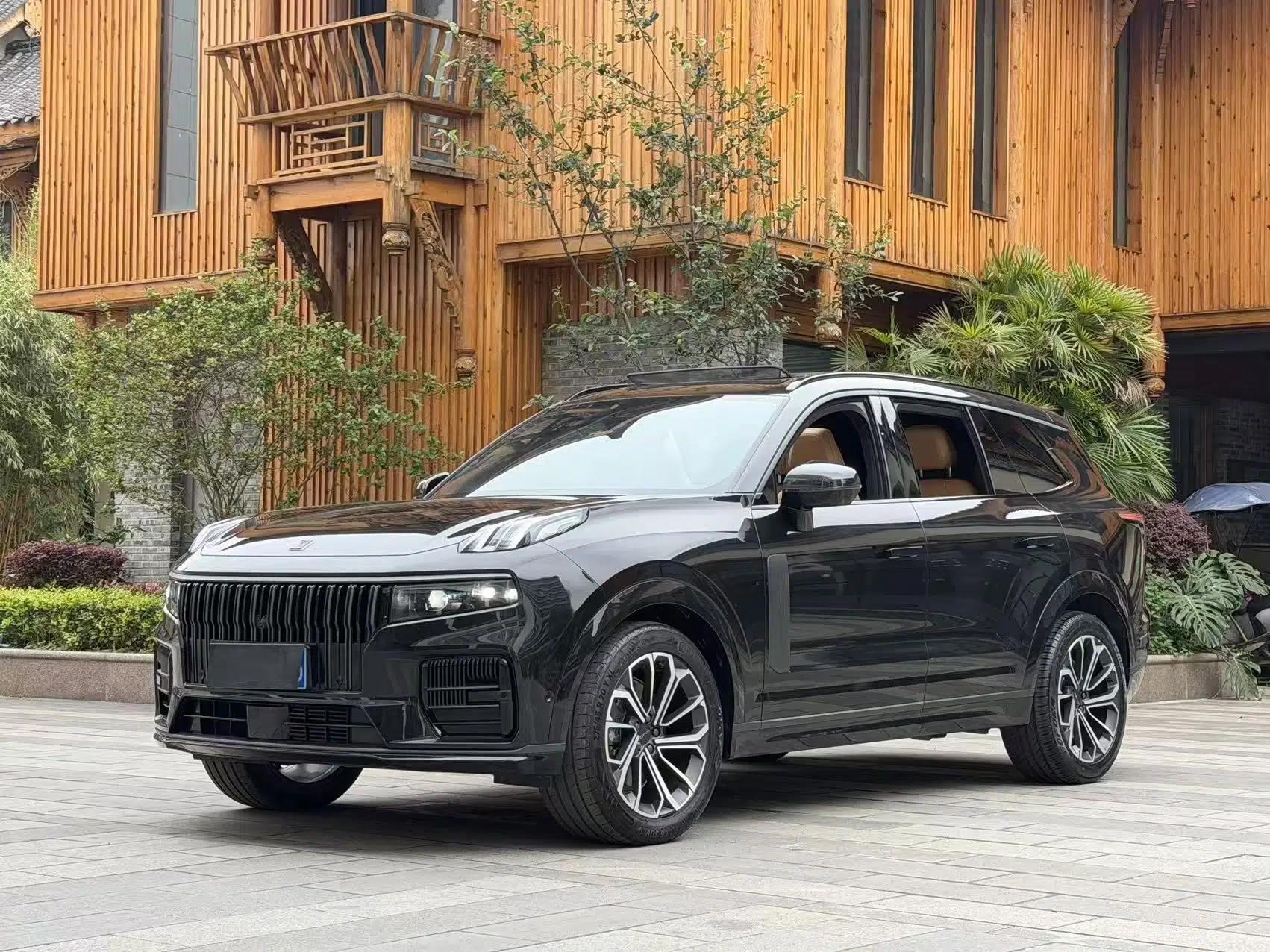 Lynk & Co 09 2021 2.0T Halo Six-Seater — миниатюра 1