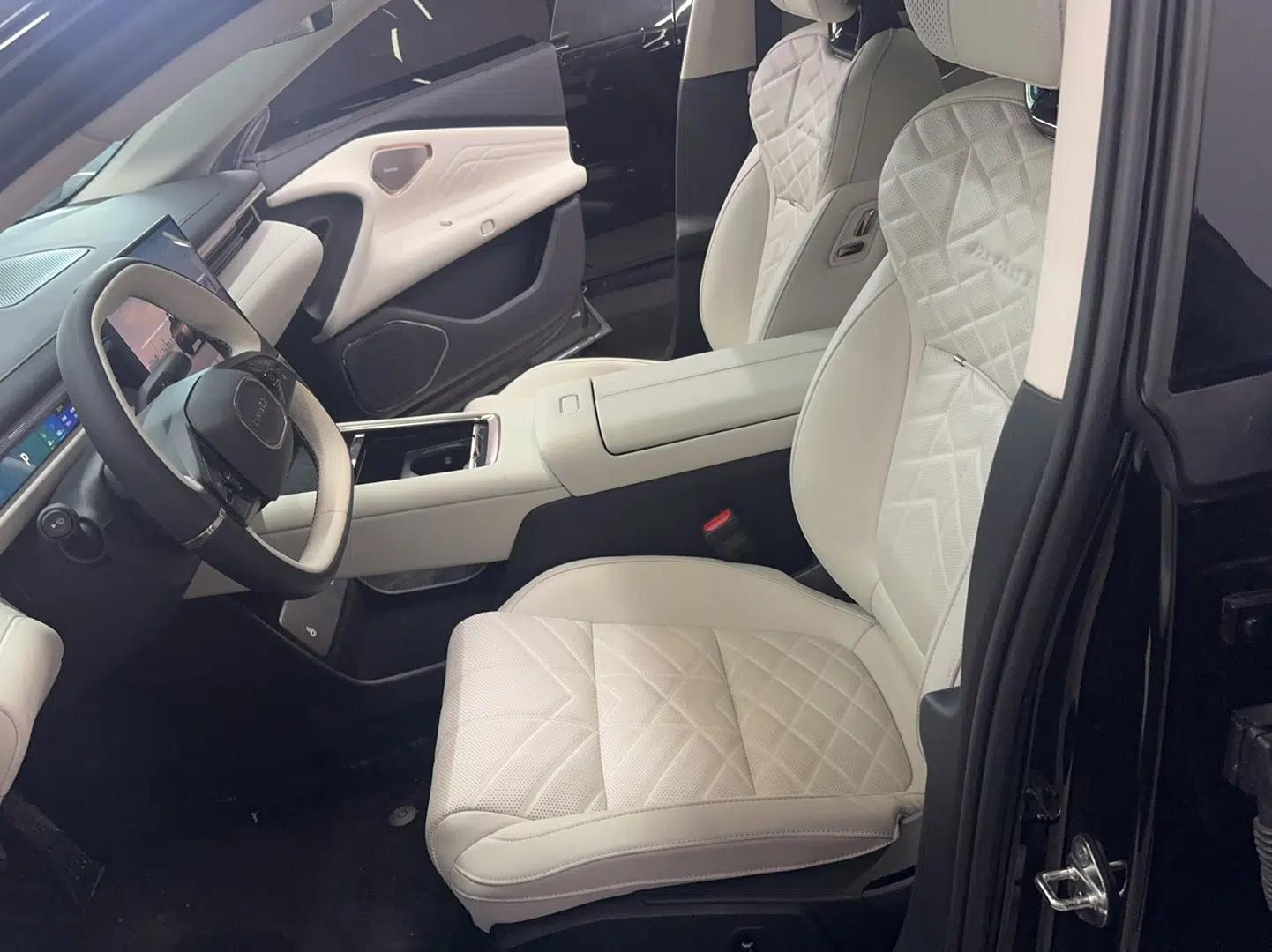 Lynk & Co 10 EM-P 2025 Model 120 Four-Wheel Drive Ultra — миниатюра 16