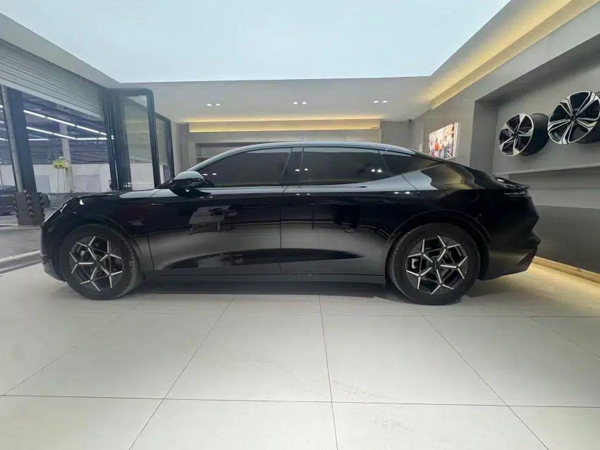 Lynk & Co 10 EM-P 2025 Model 120 Four-Wheel Drive Ultra — миниатюра 4