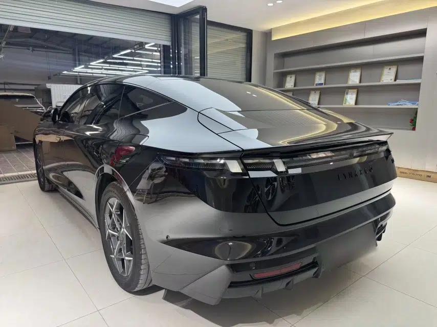 Lynk & Co 10 EM-P 2025 Model 120 Four-Wheel Drive Ultra — миниатюра 5