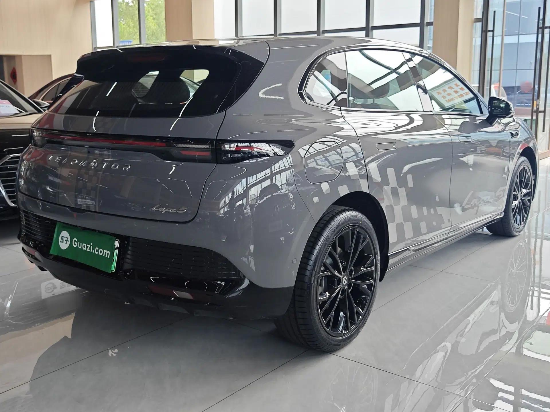 Leapmotor Lafa5 2026 Model 515 Max — миниатюра 4
