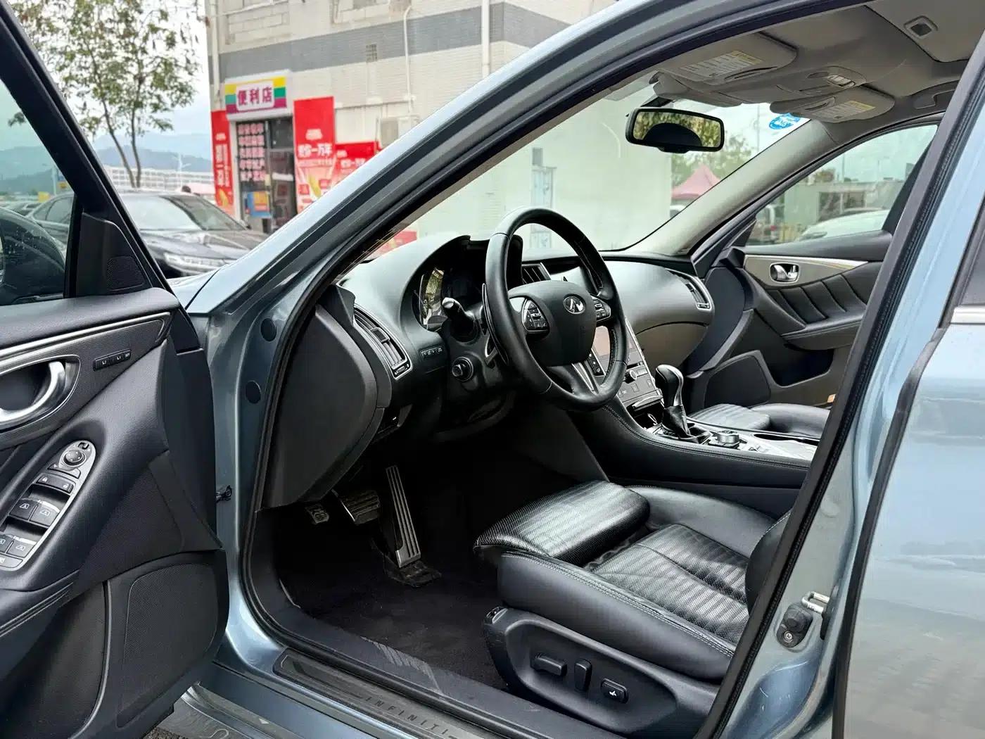 Infiniti Q50 2014 3.7L Luxury Sport Edition — миниатюра 3