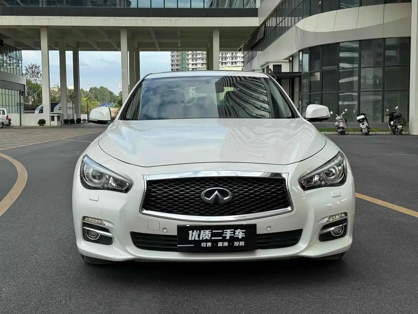 Infiniti Q50 2014 3.7L Comfort Edition — миниатюра 2