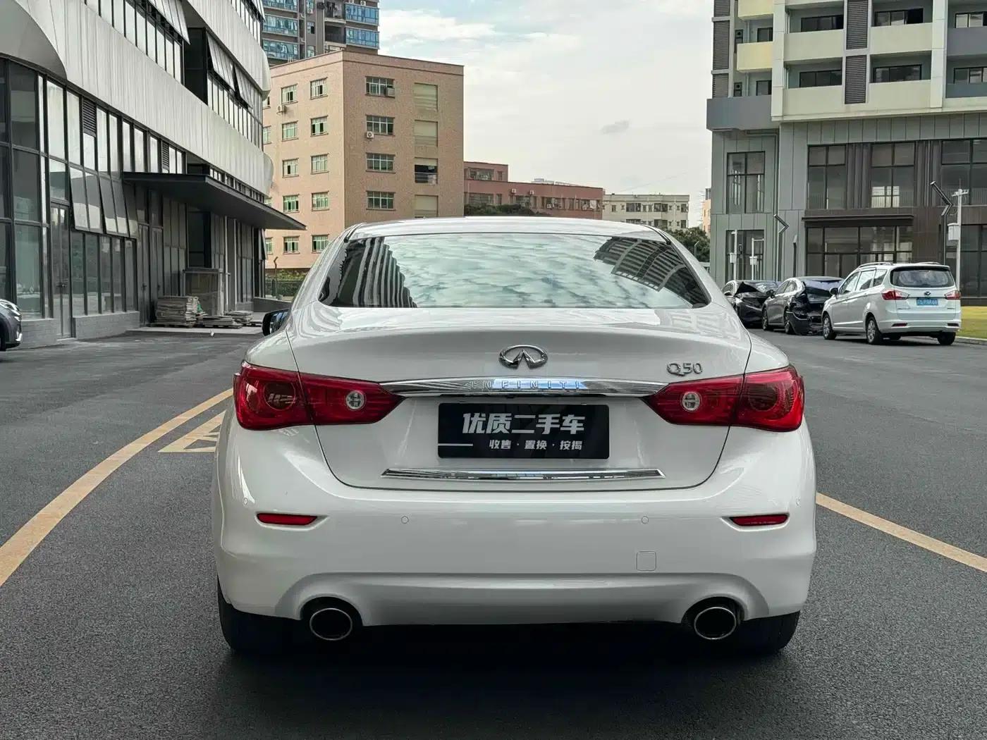 Infiniti Q50 2014 3.7L Comfort Edition — миниатюра 8