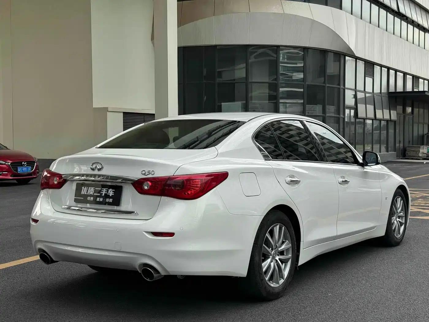 Infiniti Q50 2014 3.7L Comfort Edition — миниатюра 9