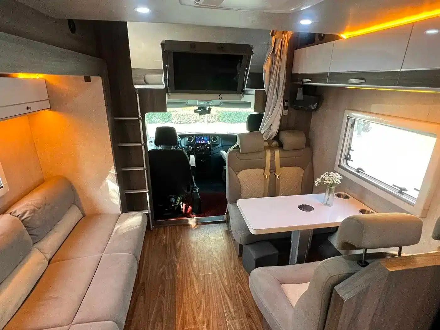 Iveco Daily 2021 3.0T Automatic Professional Chassis 6-ton Extended Wheelbase Double Cab Chassis F1C — миниатюра 11