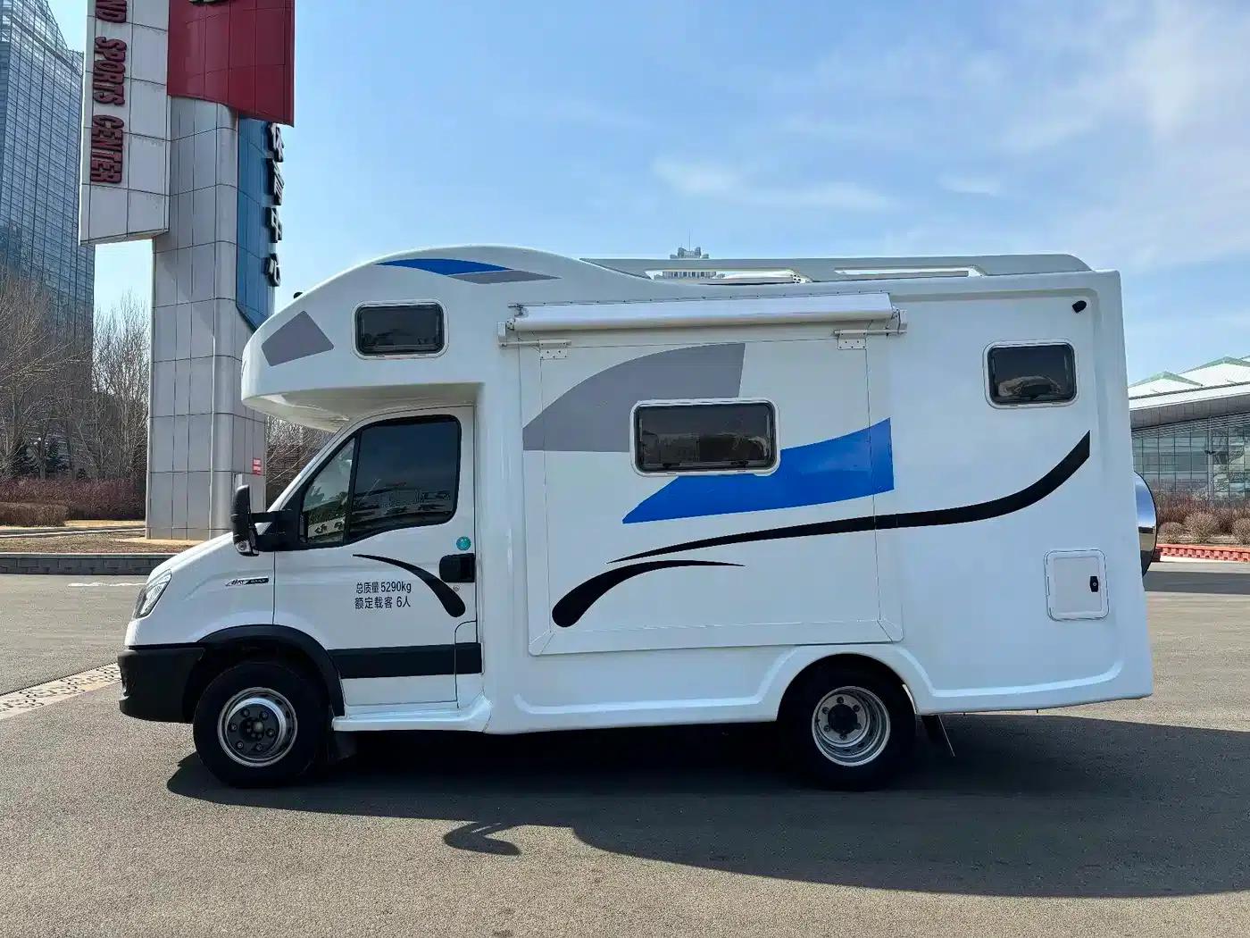 Iveco Daily 2021 3.0T Automatic Professional Chassis 6-ton Extended Wheelbase Double Cab Chassis F1C — миниатюра 5