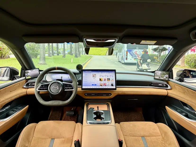 Mazda EZ-6 2024 Range-Extended 200 Luxury Edition — миниатюра 16
