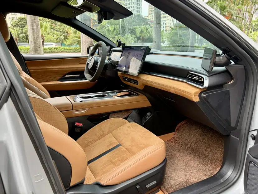 Mazda EZ-6 2024 Range-Extended 200 Luxury Edition — миниатюра 27