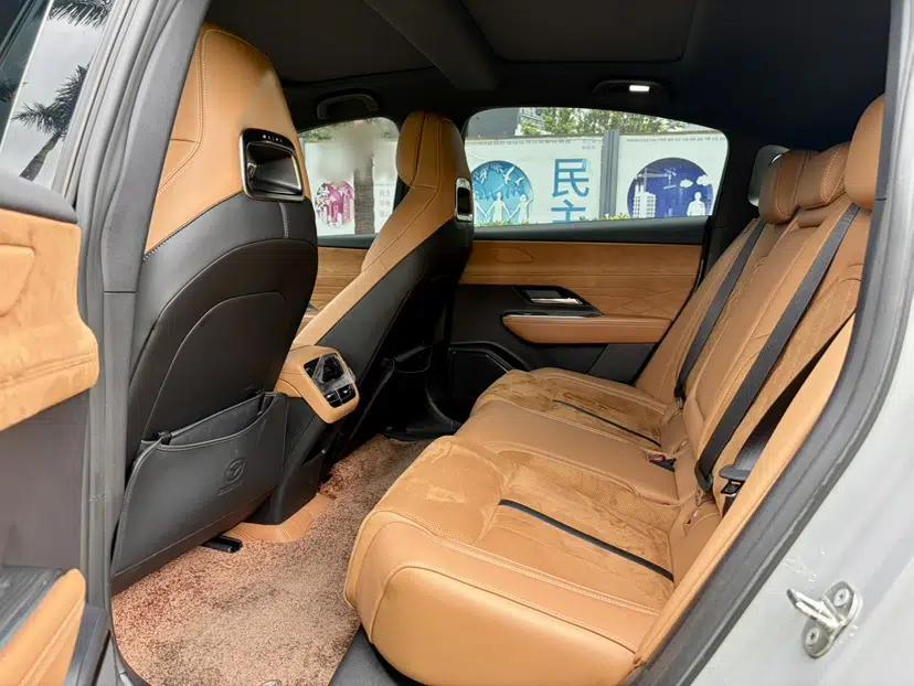 Mazda EZ-6 2024 Range-Extended 200 Luxury Edition — миниатюра 30