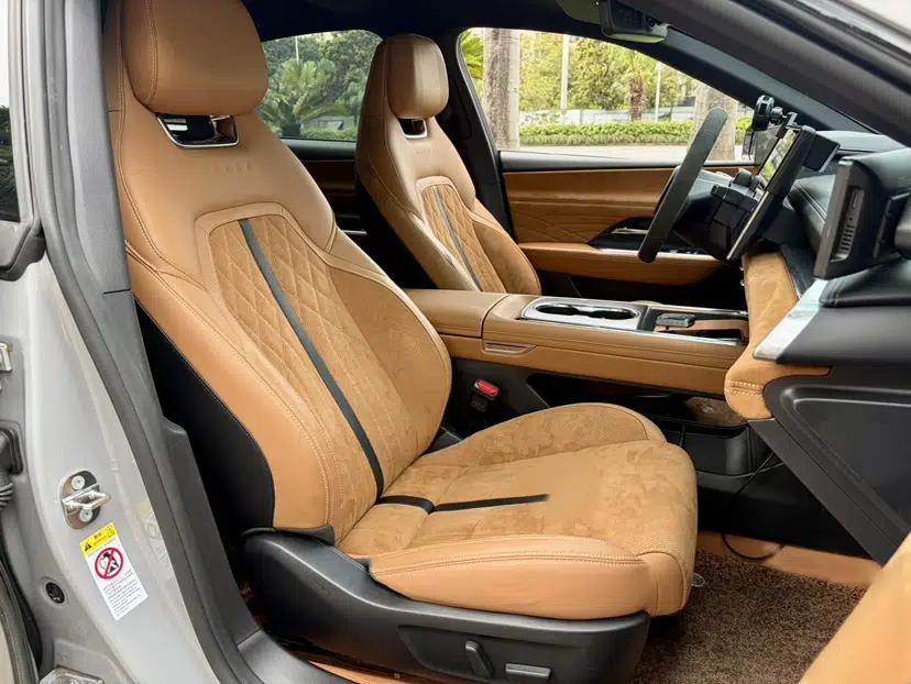 Mazda EZ-6 2024 Range-Extended 200 Luxury Edition — миниатюра 31