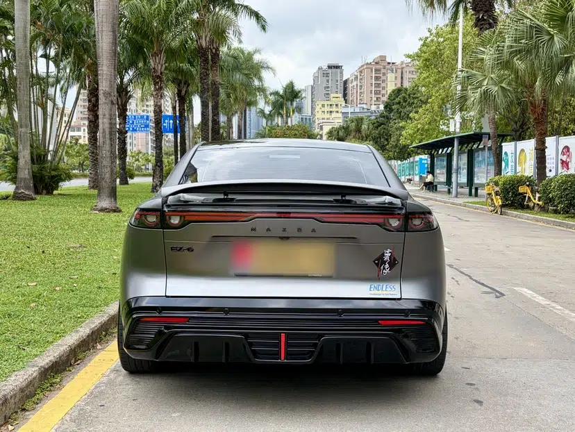 Mazda EZ-6 2024 Range-Extended 200 Luxury Edition — миниатюра 9