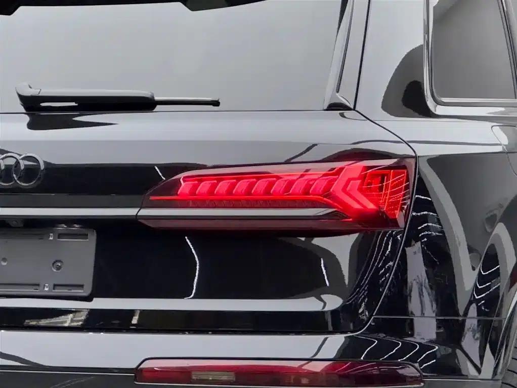 Audi SQ7 2024 4.0 TFSI Dark Knight Edition — миниатюра 19