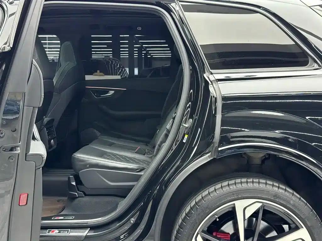 Audi SQ7 2024 4.0 TFSI Dark Knight Edition — миниатюра 7