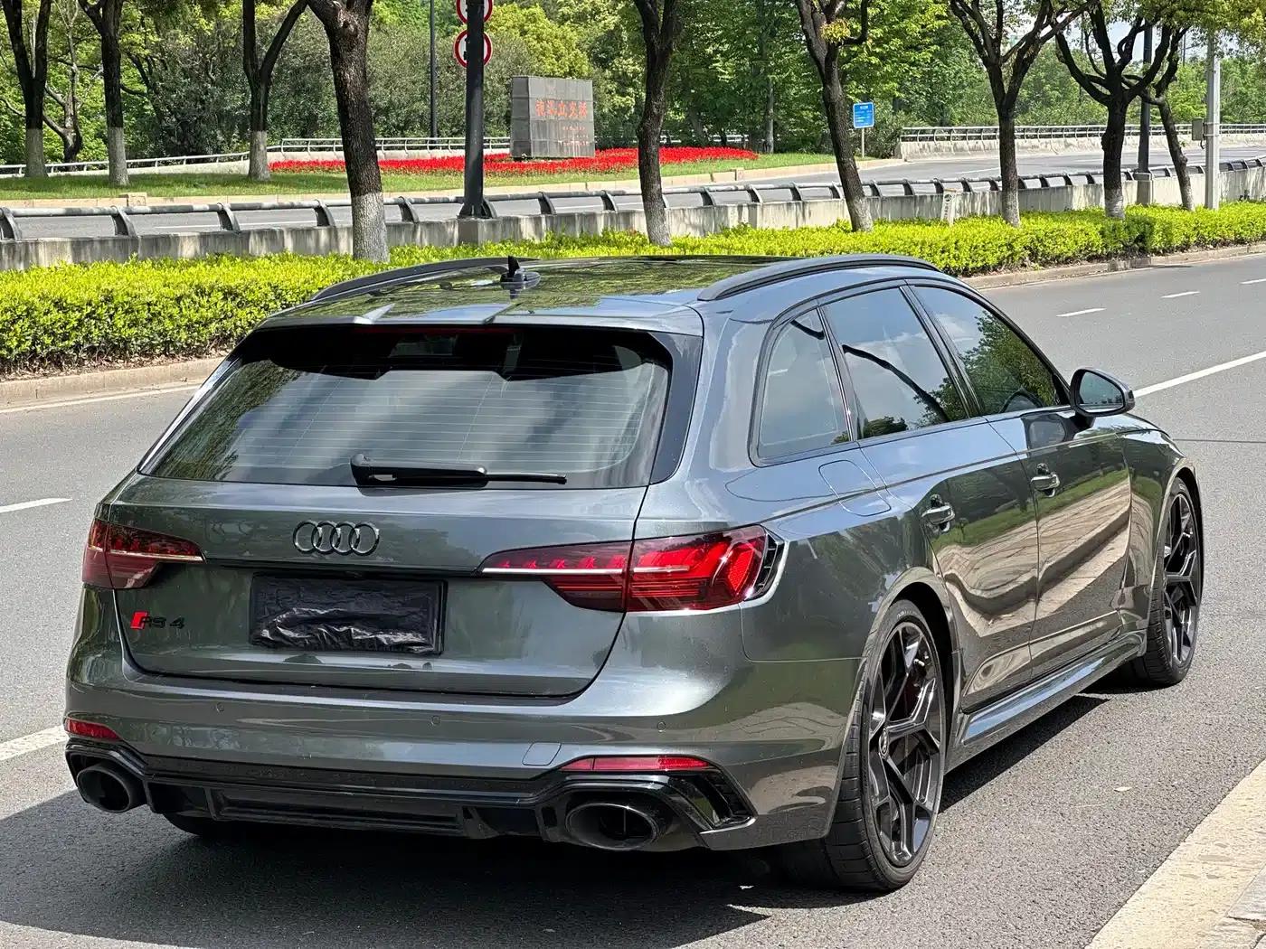 2024 Audi RS 4 RS4 Avant Sport Edition — миниатюра 4