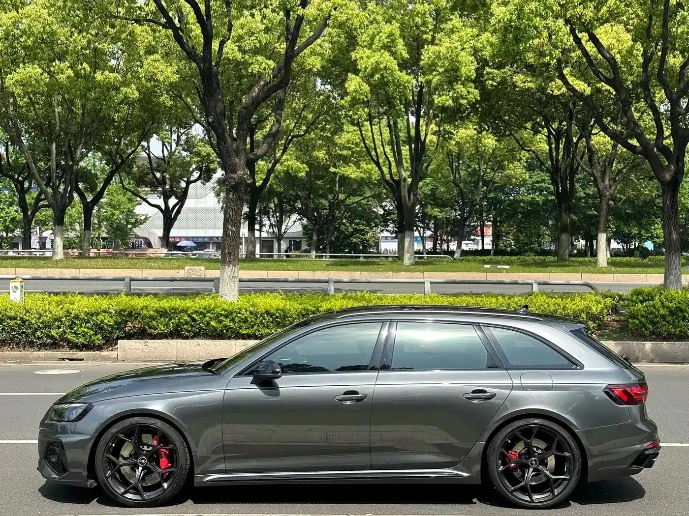 2024 Audi RS 4 RS4 Avant Sport Edition — миниатюра 5
