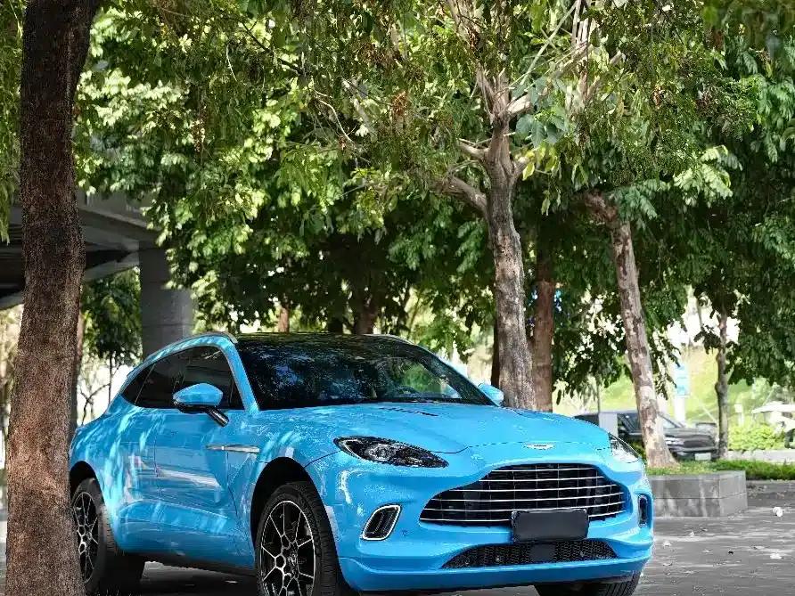 Aston Martin DBX 2021 4.0T V8: A Return to Simplicity — миниатюра 2
