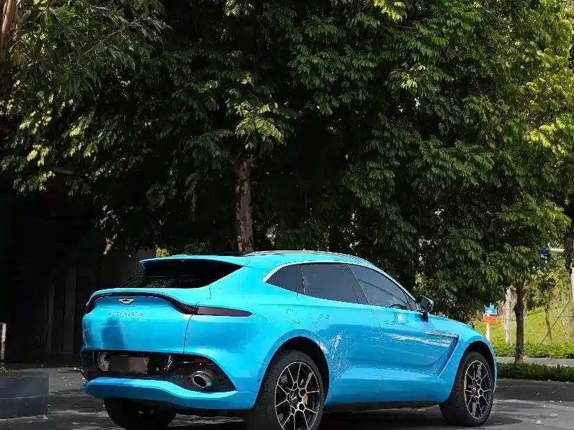 Aston Martin DBX 2021 4.0T V8: A Return to Simplicity — миниатюра 5