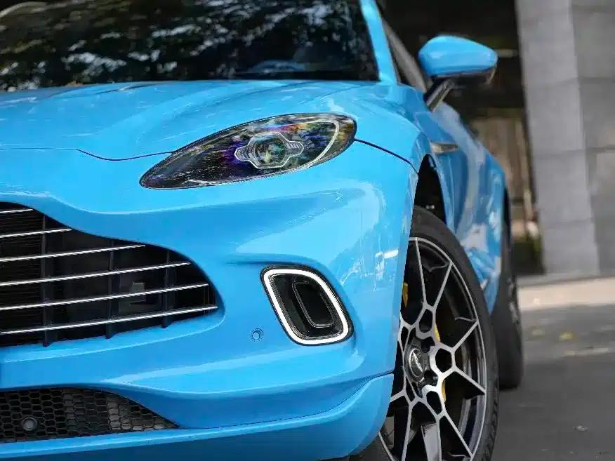 Aston Martin DBX 2021 4.0T V8: A Return to Simplicity — миниатюра 6