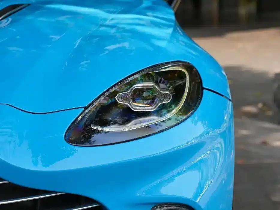 Aston Martin DBX 2021 4.0T V8: A Return to Simplicity — миниатюра 8