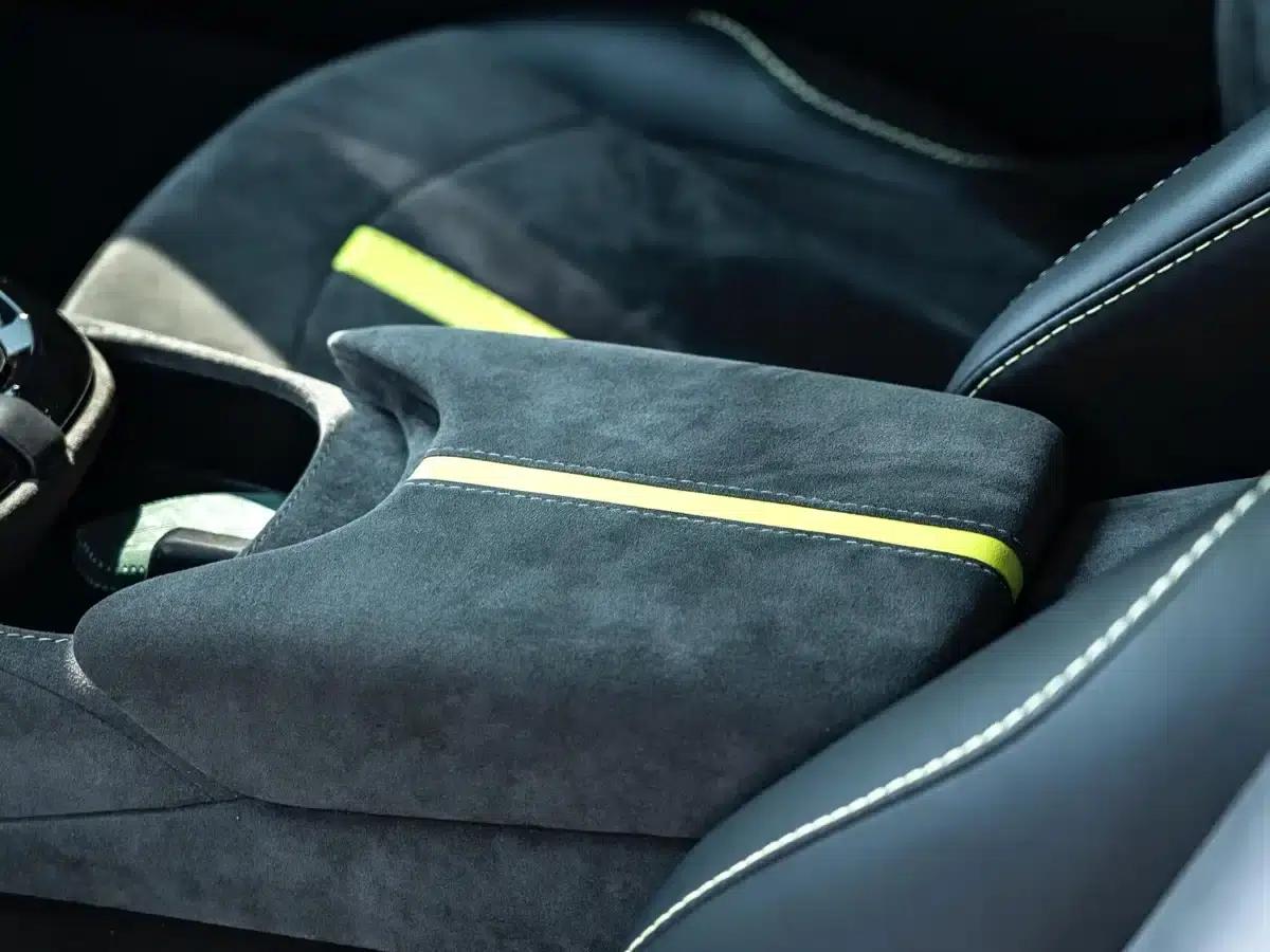 2023 V8 Vantage 4.0T V8 F1 Edition Coupe — миниатюра 13