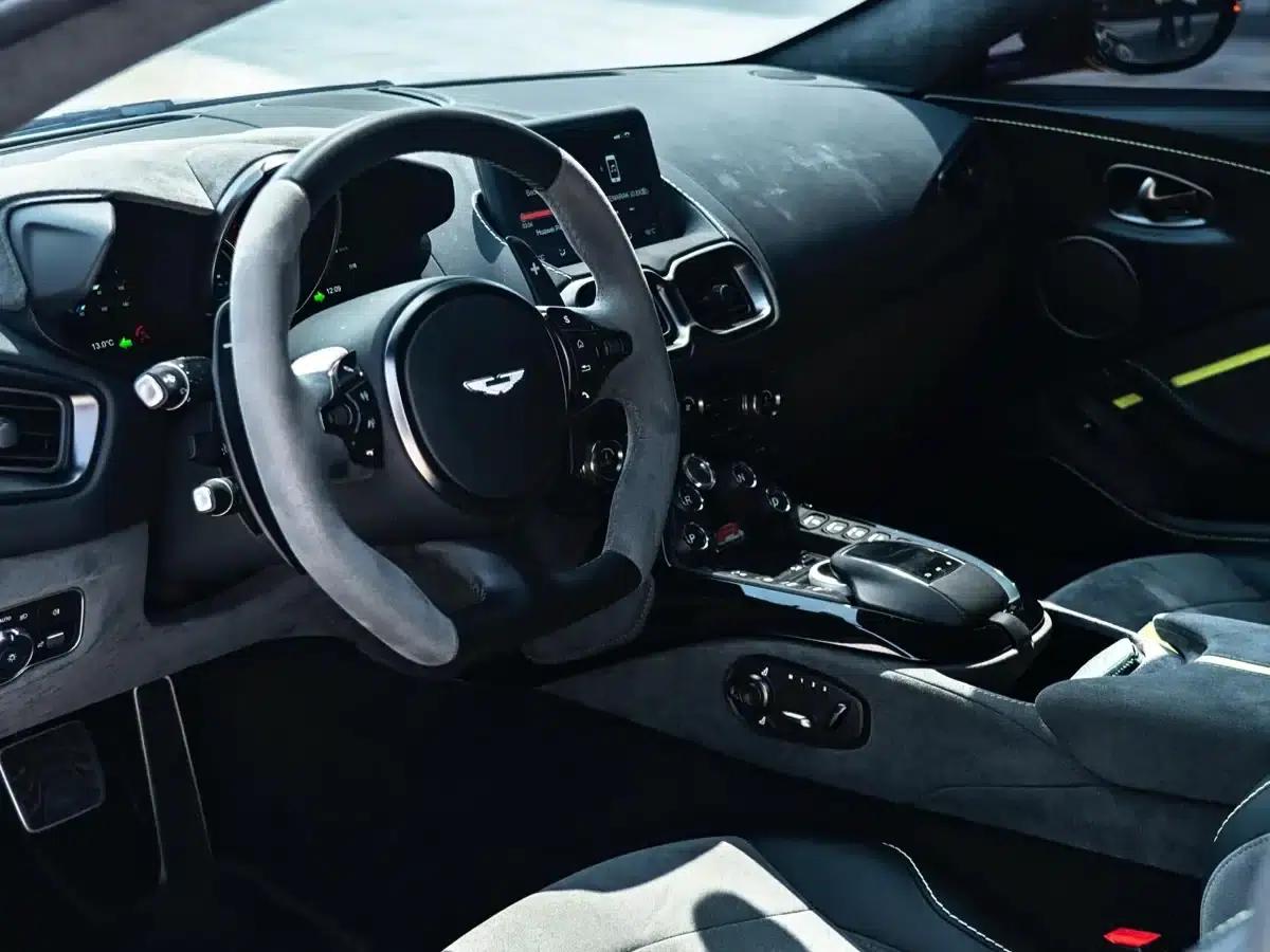 2023 V8 Vantage 4.0T V8 F1 Edition Coupe — миниатюра 5