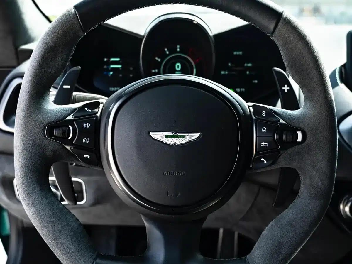 2023 V8 Vantage 4.0T V8 F1 Edition Coupe — миниатюра 6