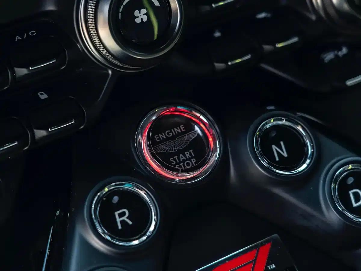 2023 V8 Vantage 4.0T V8 F1 Edition Coupe — миниатюра 7