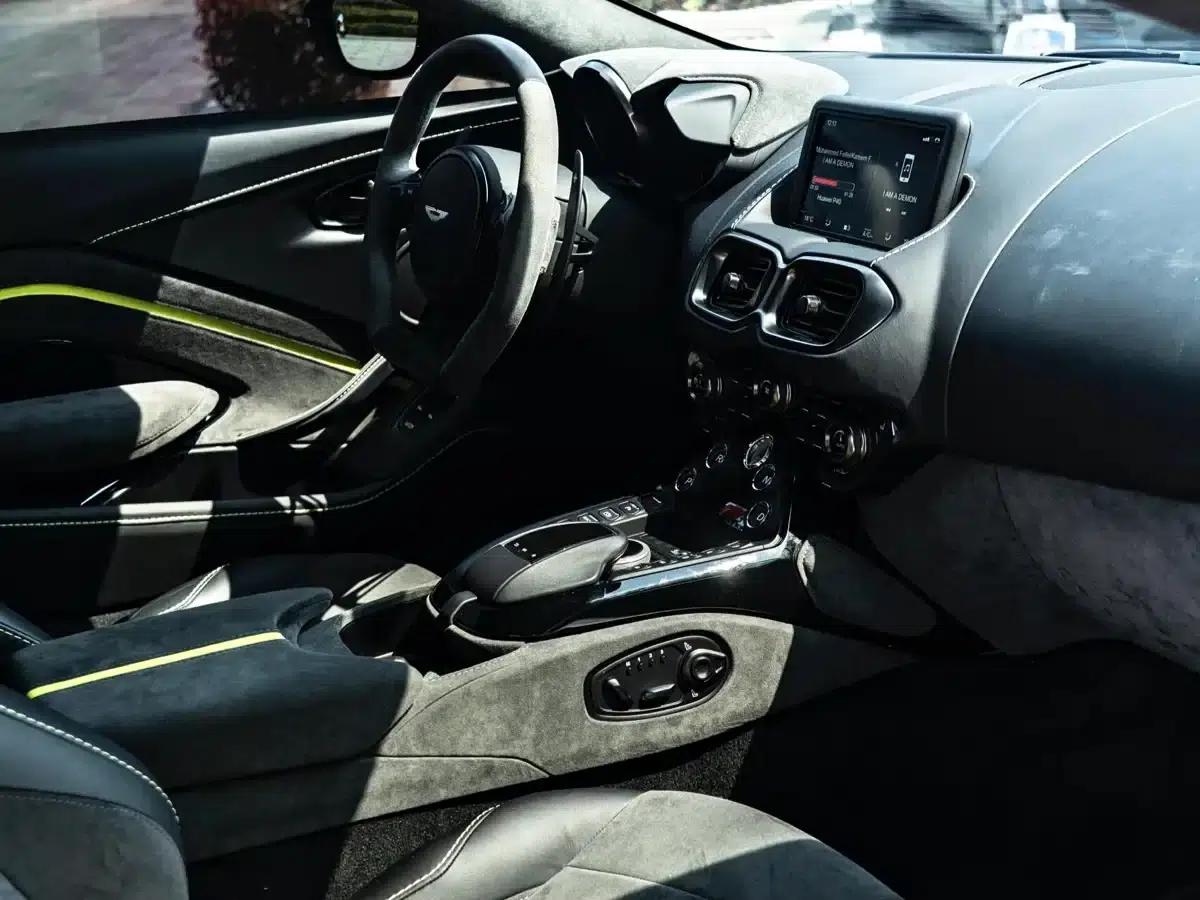 2023 V8 Vantage 4.0T V8 F1 Edition Coupe — миниатюра 8