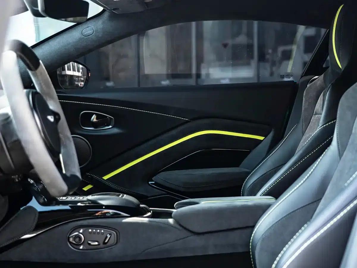2023 V8 Vantage 4.0T V8 F1 Edition Coupe — миниатюра 10