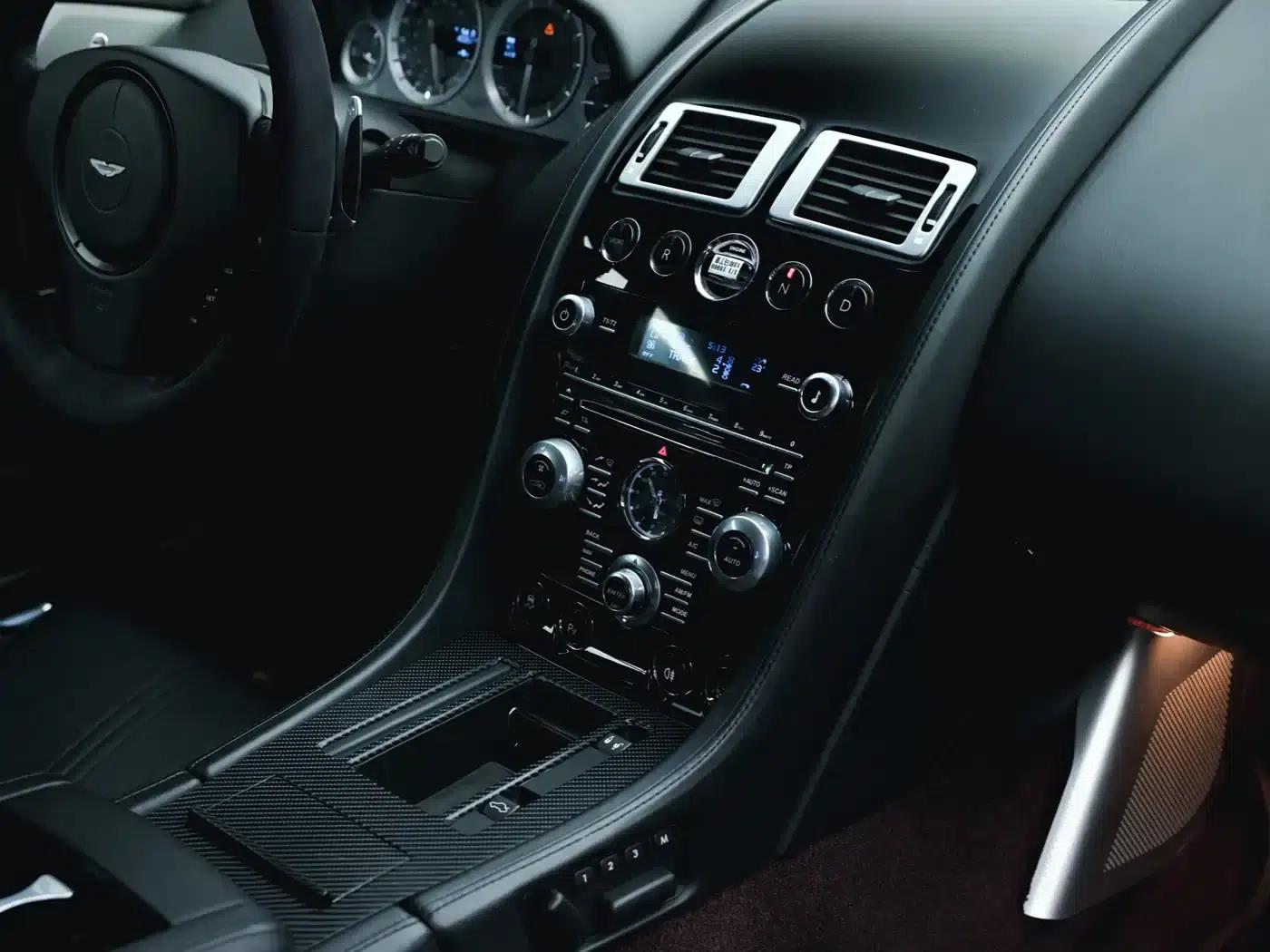 2012 V8 Vantage 4.7L S Coupe — миниатюра 13