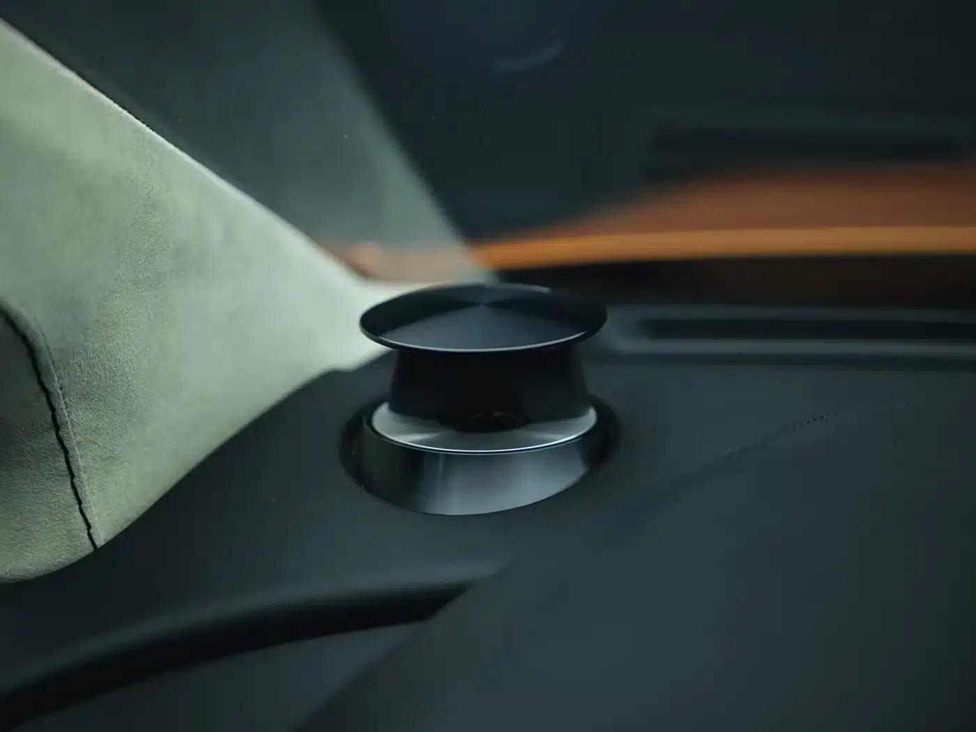 2012 V8 Vantage 4.7L S Coupe — миниатюра 15