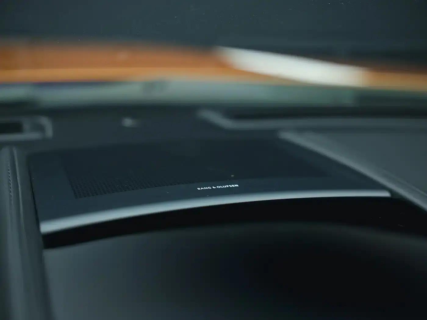 2012 V8 Vantage 4.7L S Coupe — миниатюра 21