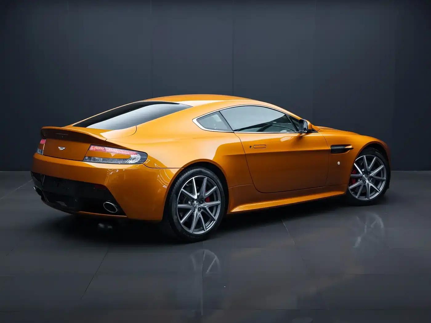 2012 V8 Vantage 4.7L S Coupe — миниатюра 6