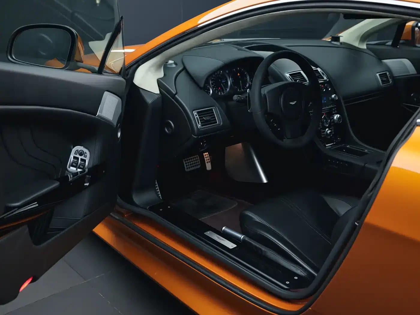 2012 V8 Vantage 4.7L S Coupe — миниатюра 9