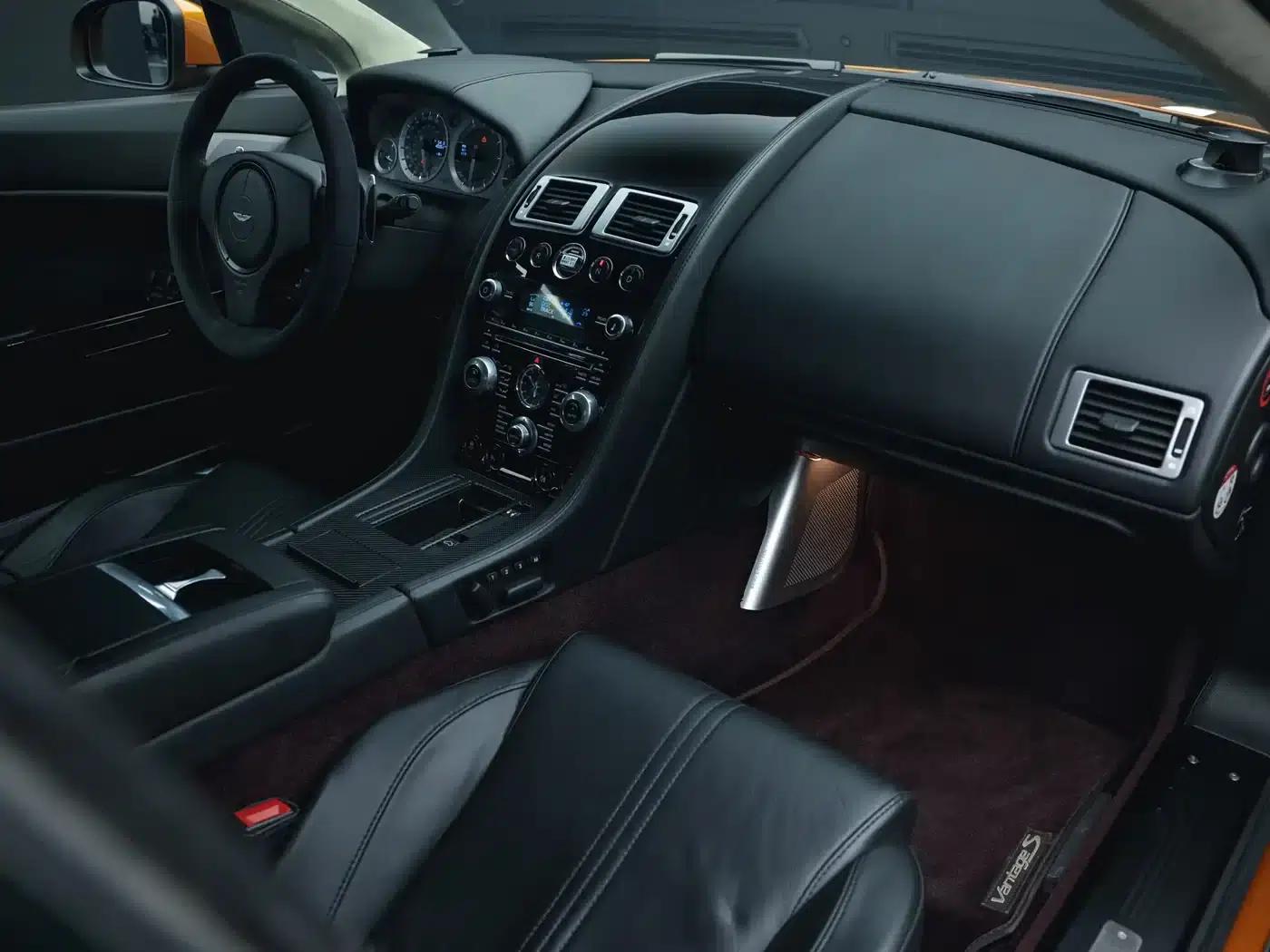 2012 V8 Vantage 4.7L S Coupe — миниатюра 10