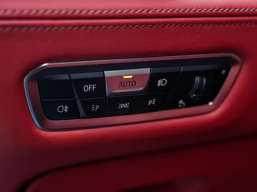 2020 BMW X6 M — миниатюра 16