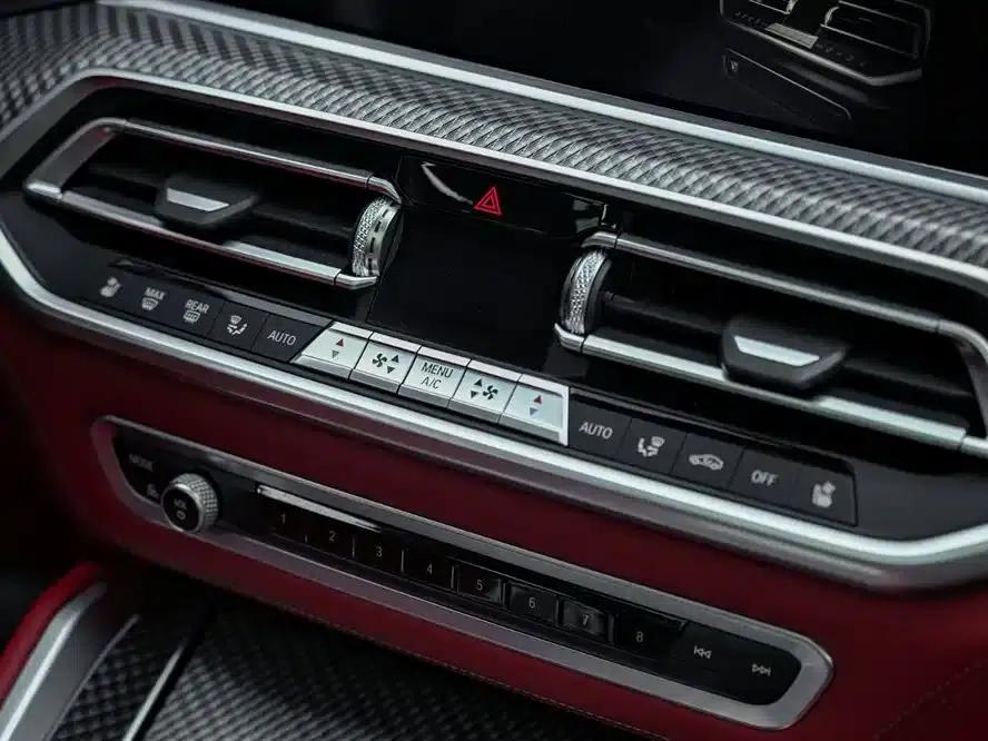 2020 BMW X6 M — миниатюра 18
