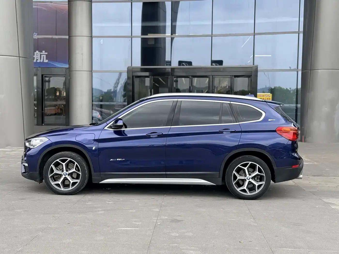 BMW X1 PHEV 2018 xDrive25Le Luxury — миниатюра 4