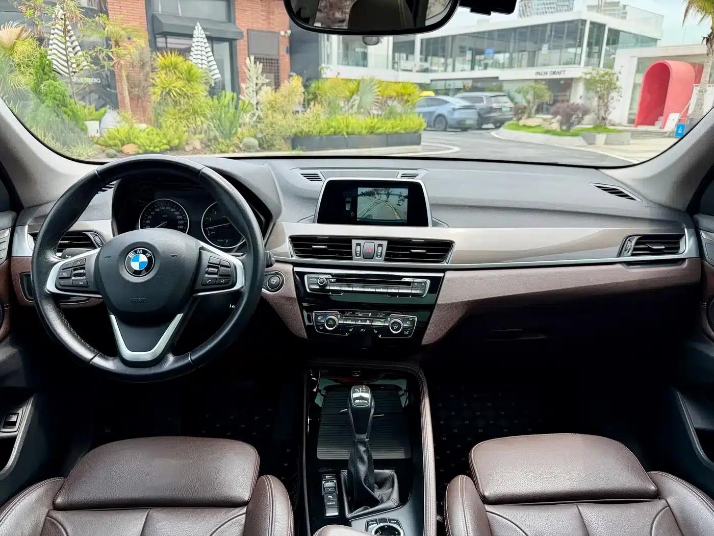 BMW X1 PHEV 2018 xDrive25Le Luxury — миниатюра 12