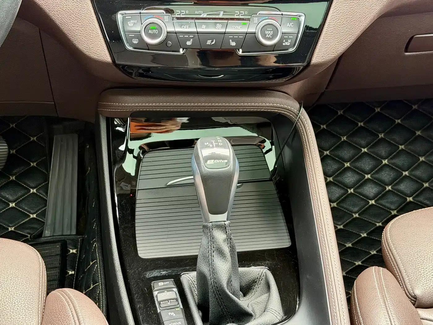 BMW X1 PHEV 2018 xDrive25Le Luxury — миниатюра 16