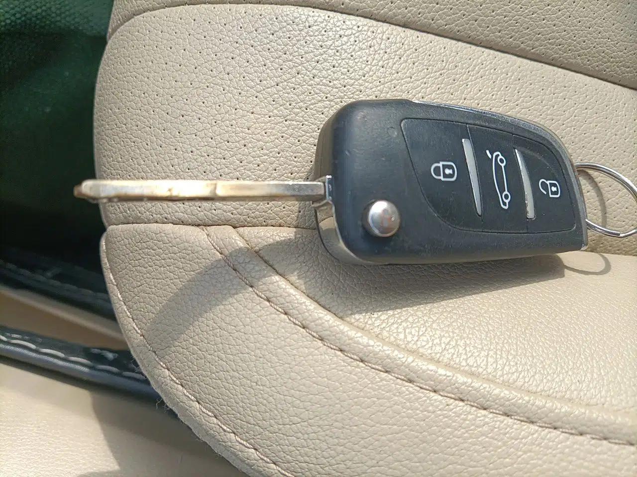 Chery E3 2013 1.5L Manual ZhiShang Model — миниатюра 9